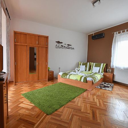 Kokusz Apartmanok Эгер Номер фото