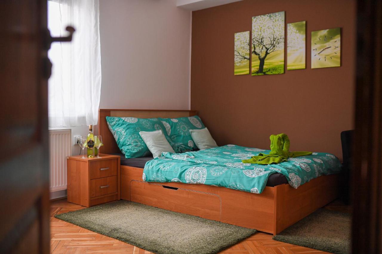 Kokusz Apartmanok Эгер Номер фото