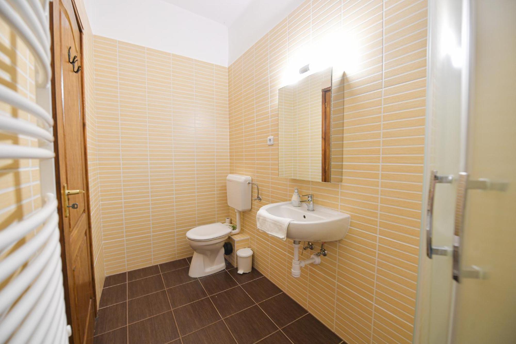 Kokusz Apartmanok Эгер Номер фото