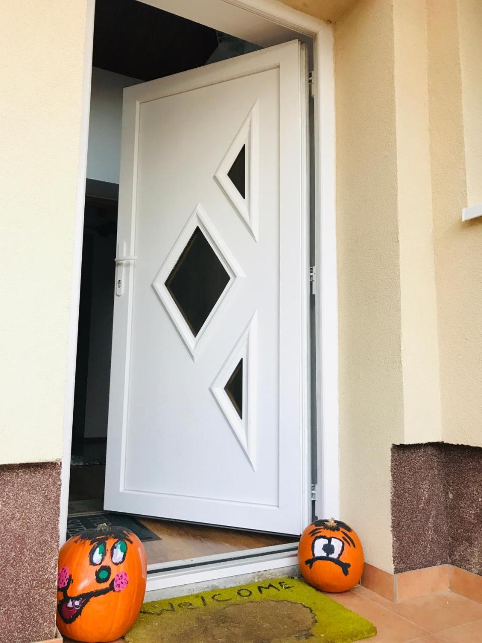 Kokusz Apartmanok Эгер Экстерьер фото
