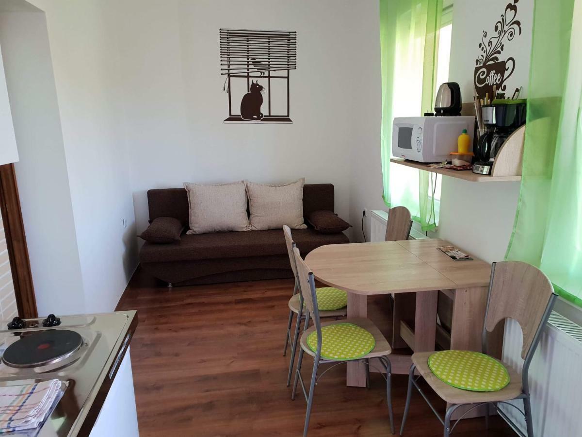 Kokusz Apartmanok Эгер Экстерьер фото